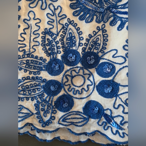 Anthropologie Moulinette Soeurs White Tank with Blue Floral Embroidery Size 2 - Picture 8 of 9